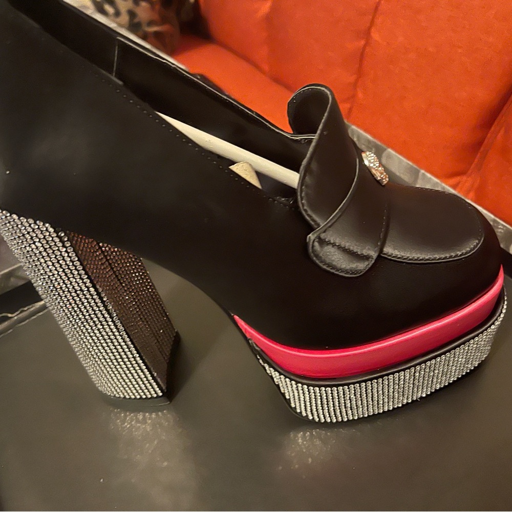 Akira Sleek Black & Hot Pink Platforms with Bling Bling Rhinestone Accents